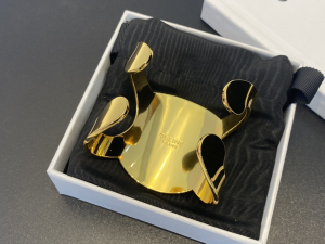 Essenceofluxury Womens Jewelry Celine Triomphe Shadow Cuff Bracelets in Gold A39PP280 AA196204