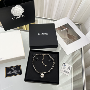 Essenceofluxury Womens Jewelry Chanel CC Logo Leather and Chain Necklace A62PP180 AA196214