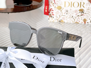 Dior Luxury Eyewear Sunglasses DE8067 Gray 