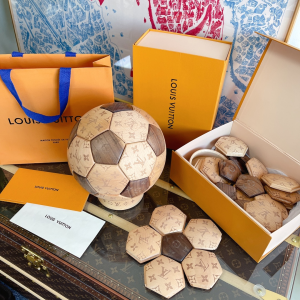 Essenceofluxury Womens Accessories Louis Vuitton Wooden Football GI0661 A130PP1280 AA196350