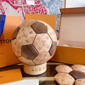 Essenceofluxury Womens Accessories Louis Vuitton Wooden Football GI0661 A130PP1280 AA196350