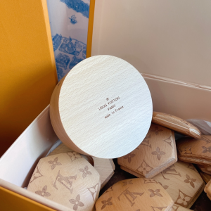 Essenceofluxury Womens Accessories Louis Vuitton Wooden Football GI0661 A130PP1280 AA196350
