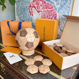 Essenceofluxury Womens Accessories Louis Vuitton Wooden Football GI0661 A130PP1280 AA196350