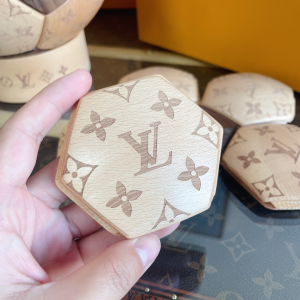 Essenceofluxury Womens Accessories Louis Vuitton Wooden Football GI0661 A130PP1280 AA196350