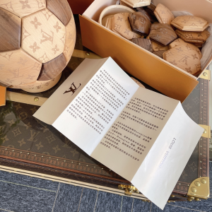 Essenceofluxury Womens Accessories Louis Vuitton Wooden Football GI0661 A130PP1280 AA196350