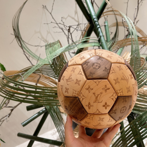 Essenceofluxury Womens Accessories Louis Vuitton Wooden Football GI0661 A130PP1280 AA196350