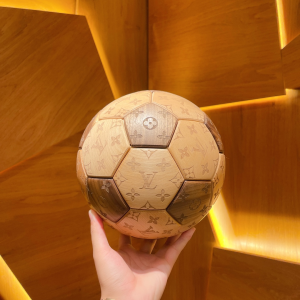 Essenceofluxury Womens Accessories Louis Vuitton Wooden Football GI0661 A130PP1280 AA196350