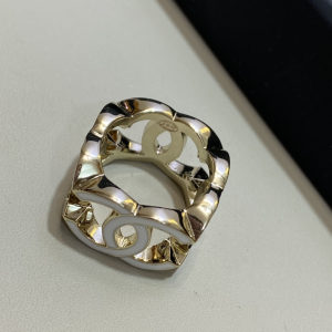 Essenceofluxury Womens Jewelry Chanel Multi CC Logo Rings in White A152PP180 AA196527
