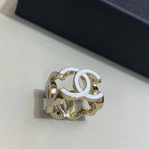 Essenceofluxury Womens Jewelry Chanel Multi CC Logo Rings in White A152PP180 AA196527