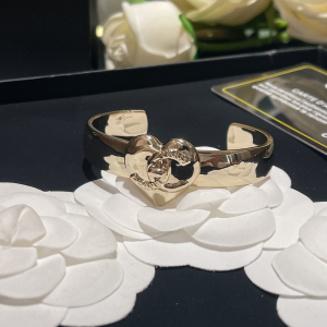 Essenceofluxury Womens Jewelry Chanel CC Logo Heart Open Cut Bracelets A173PP280 AA196571