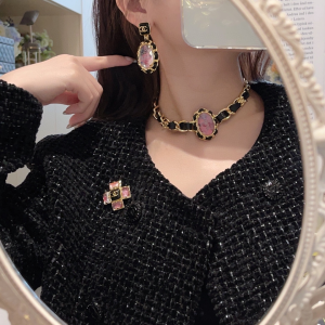 Essenceofluxury Womens Jewelry Chanel CC Logo Cross Brooch A39PP180 AA196705