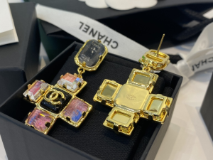 Essenceofluxury Womens Jewelry Chanel CC Logo Cross Earrings A39PP280 AA196706