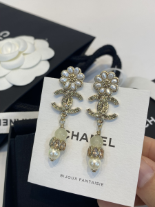Essenceofluxury Womens Jewelry Chanel CC Logo Flowers Pendant Earrings A39PP280 AA196715