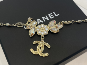 Essenceofluxury Womens Jewelry Chanel CC Logo Flowers Pendant Necklace A39PP280 AA196714