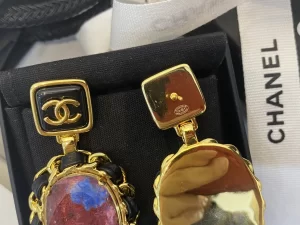 Essenceofluxury Womens Jewelry Chanel CC Logo Leather Earrings A39PP280 AA196717