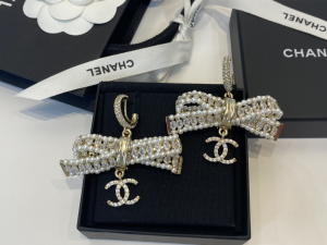 Essenceofluxury Womens Jewelry Chanel Crystals CC Logo Bowknot Earrings A39PP280 AA196708