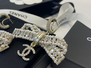 Essenceofluxury Womens Jewelry Chanel Crystals CC Logo Bowknot Earrings A39PP280 AA196708