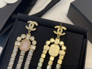 Essenceofluxury Womens Jewelry Chanel Crystals CC Logo Diamonds Earrings A39PP280 AA196724