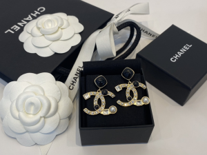 Essenceofluxury Womens Jewelry Chanel Crystals CC Logo Pearls Earrings A39PP180 AA196722
