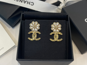 Chanel Gold CC Logo Flowers Earrings 