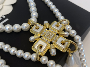 Essenceofluxury Womens Jewelry Chanel Vintage Pearls Necklaces A39PP380 AA196726