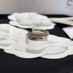 Essenceofluxury Womens Jewelry Chanel CC Logo Crystals Rings A173PP180 AA196999