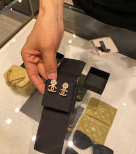 Essenceofluxury Womens Jewelry Chanel Flower Gold CC Logo Earrings A152PP180 AA196921