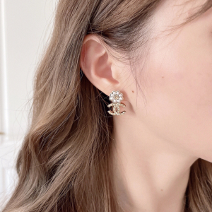 Essenceofluxury Womens Jewelry Chanel Flower Gold CC Logo Earrings A152PP180 AA196921