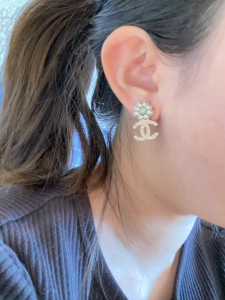 Essenceofluxury Womens Jewelry Chanel Flower Gold CC Logo Earrings A152PP180 AA196921