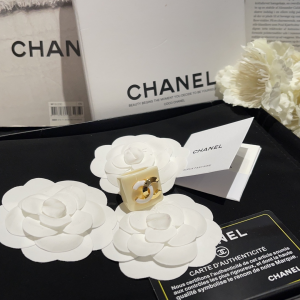 Essenceofluxury Womens Jewelry Chanel CC Logo Latte White Rings A173PP280 AA197414