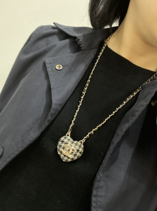 Essenceofluxury Womens Jewelry Chanel CC Logo Tweed Heart Pendant Necklace A39PP280 AA197592