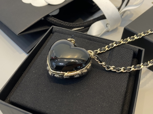 Essenceofluxury Womens Jewelry Chanel CC Logo Tweed Heart Pendant Necklace A39PP280 AA197592