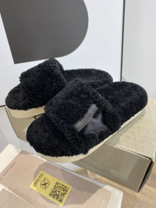 Golden Goose Black Poolstar Shearling Slide Flat Sandals Golden Goose Black Poolstar Shearling Slide Flat Sandals