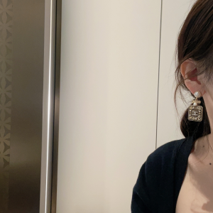 Essenceofluxury Womens Jewelry Chanel Crystals CC Logo Bottle Earrings A173PP280 AA197852