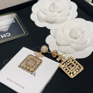 Essenceofluxury Womens Jewelry Chanel Crystals CC Logo Bottle Earrings A173PP280 AA197852