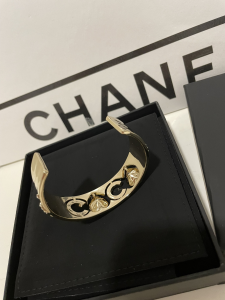 Essenceofluxury Womens Jewelry Chanel Pearls Coco Heart Open Cut Bracelets A152PP280 AA197823