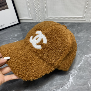 Essenceofluxury Womens Hats Chanel CC Logo Shearling Baseball Cap Hat Brown A190PP180 AA198852