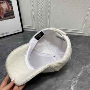 Essenceofluxury Womens Hats Chanel CC Logo Shearling Baseball Cap Hat White A190PP180 AA198851