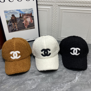 Essenceofluxury Womens Hats Chanel CC Logo Shearling Baseball Cap Hat White A190PP180 AA198851