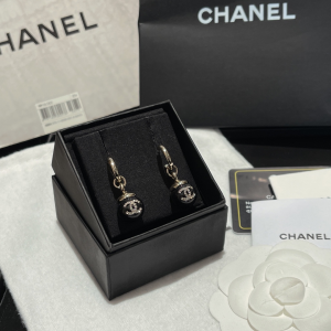 Essenceofluxury Womens Jewelry Chanel Crystals CC Logo Black Pearl Earrings A173PP180 AA198815