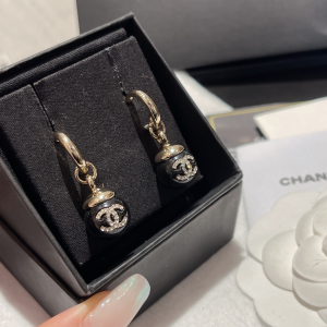 Essenceofluxury Womens Jewelry Chanel Crystals CC Logo Black Pearl Earrings A173PP180 AA198815