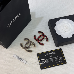 Essenceofluxury Womens Jewelry Chanel Tweed CC Logo Brooch A205PP180 AA198927