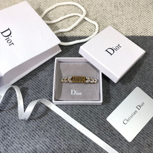 Essenceofluxury Womens Jewelry Dior Evolution Brooch with Crystals A205PP180 AA198897