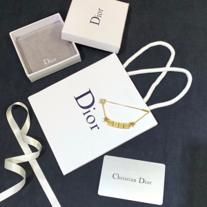 Essenceofluxury Womens Jewelry Dior Lucky Dice Brooch with Crystals A205PP280 AA198894