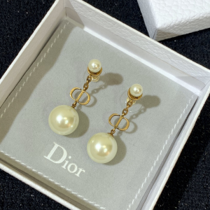 Dior Tribales Pearl Earrings 
