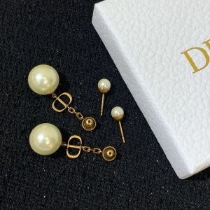 Essenceofluxury Womens Jewelry Dior Tribales Pearl Earrings A205PP180 AA198912