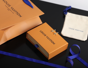 Essenceofluxury Womens Jewelry Louis Vuitton Idylle Blossom Earrings Gold A205PP180 AA198902