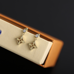 Essenceofluxury Womens Jewelry Louis Vuitton Idylle Blossom Earrings Gold A205PP180 AA198902