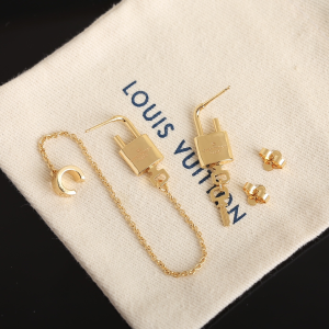 Essenceofluxury Womens Jewelry Louis Vuitton LV Locky Earrings Gold A205PP180 AA198906
