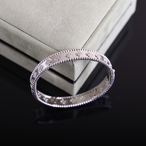 Essenceofluxury Womens Jewelry Van Cleef Arpels Perlee Diamonds Bracelets A205PP680 AA198924